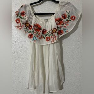 Davi and Dani ruffle top